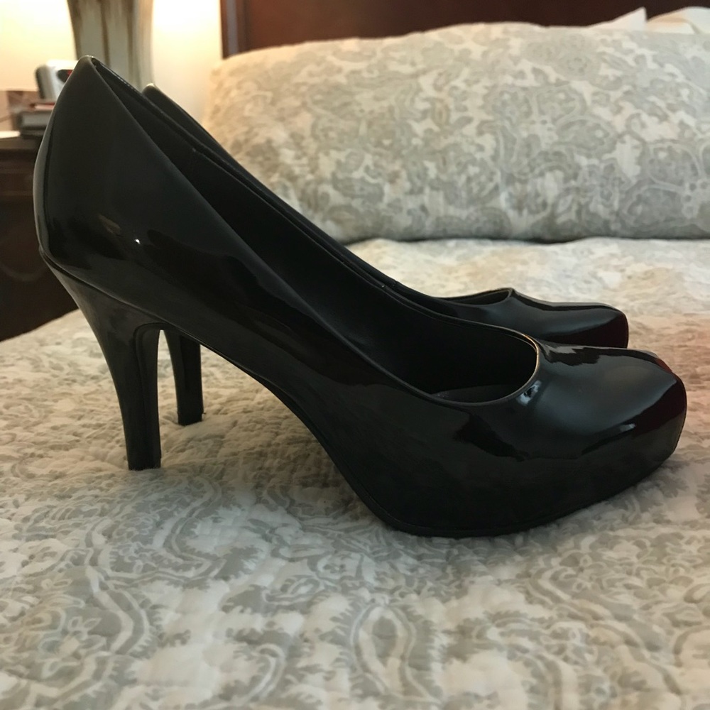 **Like New** Candie’s Black Heels